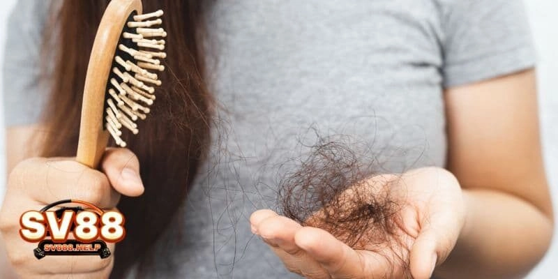 Ý nghĩa chung ngủ mơ thấy rụng tóc là điềm báo gì cho tương lai